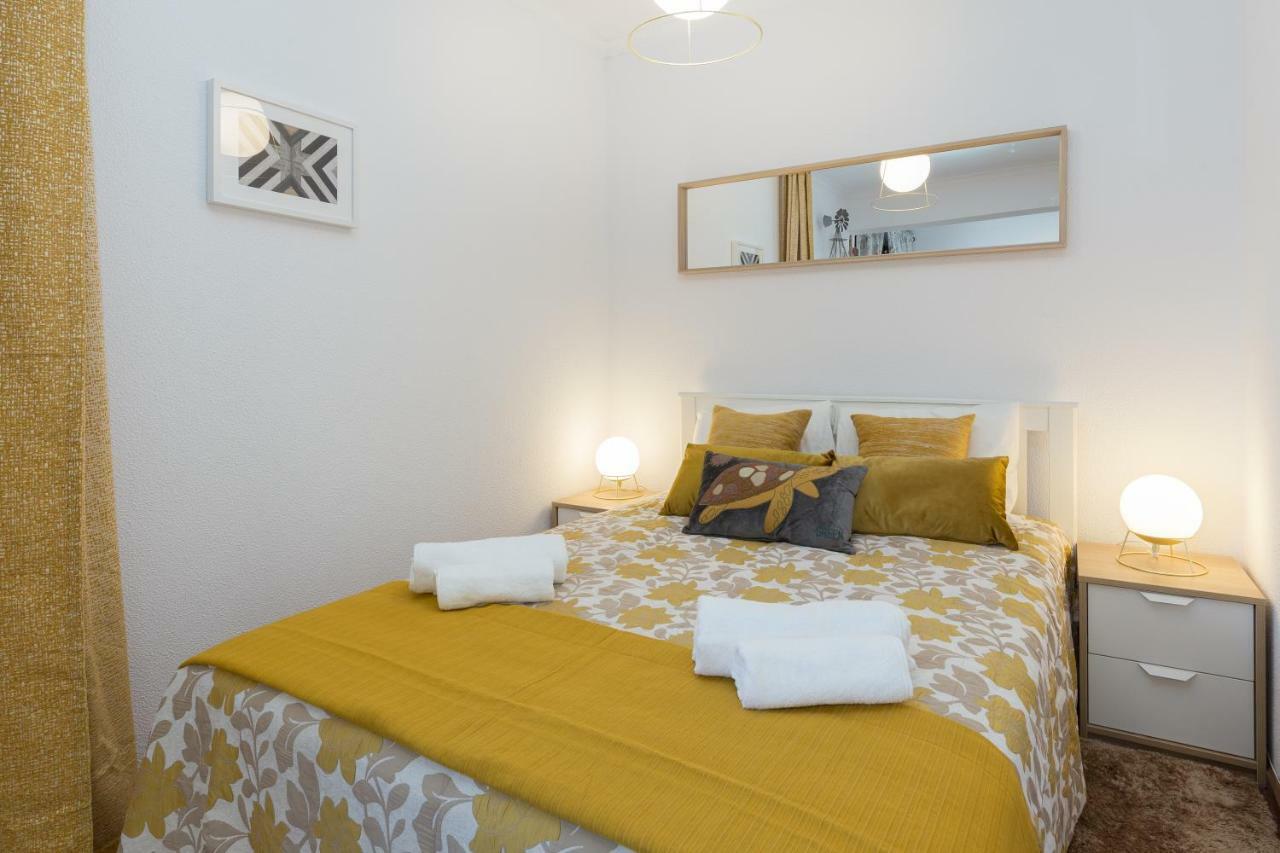 2 Comfy Bright Flats With Netflix Porto Exterior foto