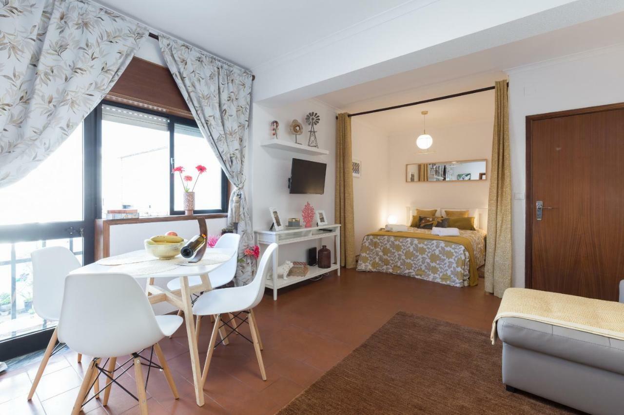 2 Comfy Bright Flats With Netflix Porto Exterior foto