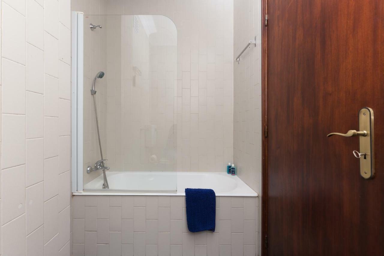 2 Comfy Bright Flats With Netflix Porto Exterior foto